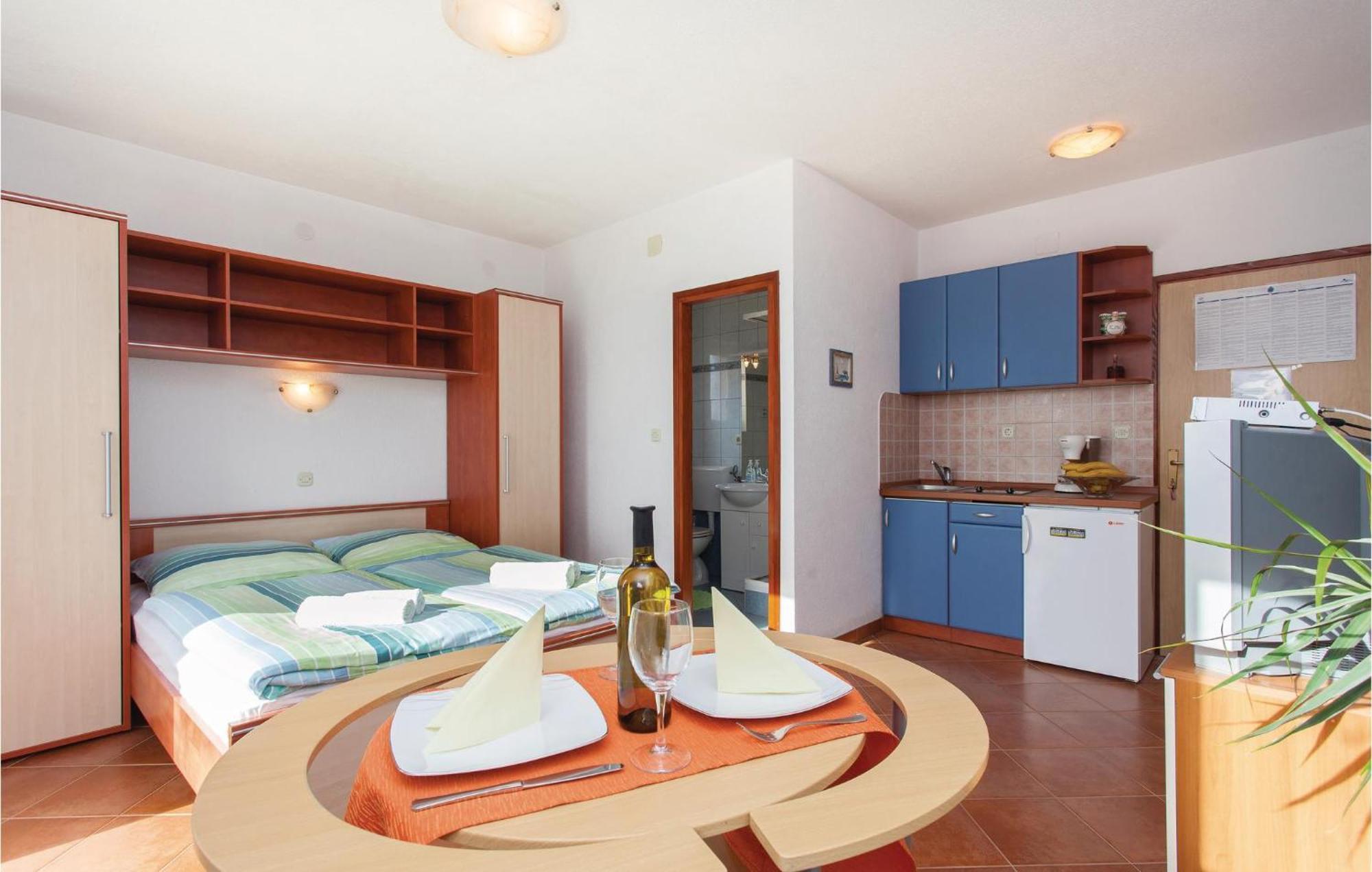 Stunning Apartment In Kornic With House Sea View Dış mekan fotoğraf